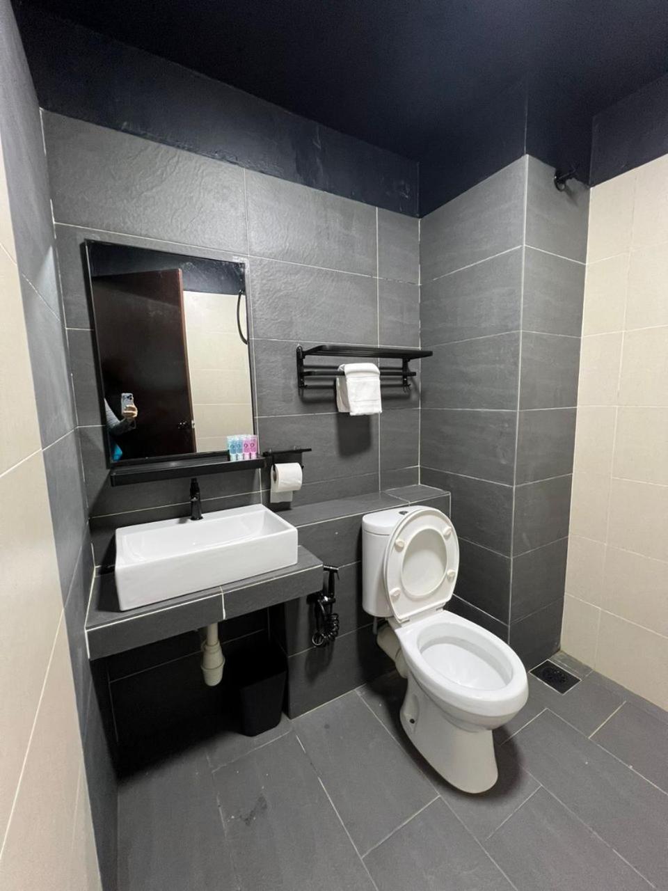 Samsara Studio Apartment At Kompleks Mutiara Gm Gua Musang Buitenkant foto